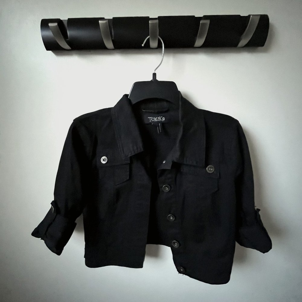 Hot Topic Black Cropped Utility Jacket